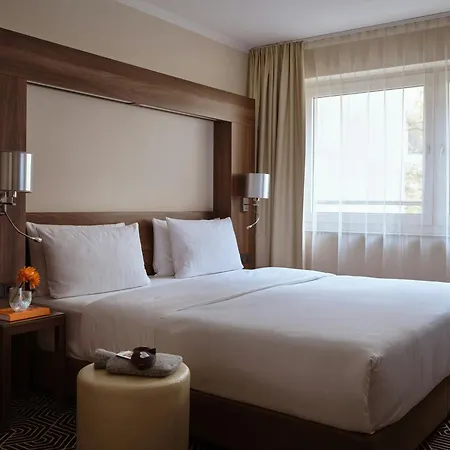 Motel One Frankfurt-Riverside-3